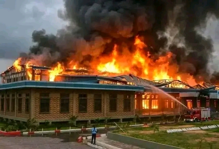 Kinshasa : l'église Shekinah Tabernacle dévastée par un incendie à Matete